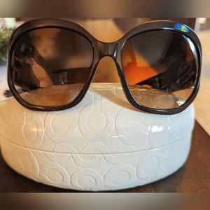 Coach Arabella HC 8029 Sunglass